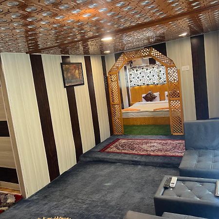 Hotel Aristotle Group Of Houseboats & Transportation Srīnagar Esterno foto
