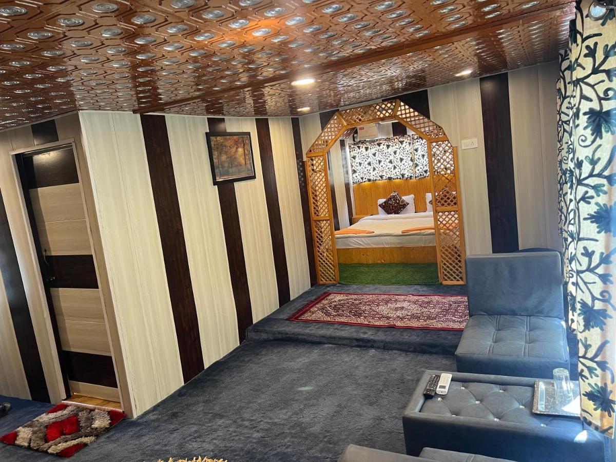 Hotel Aristotle Group Of Houseboats & Transportation Srīnagar Esterno foto