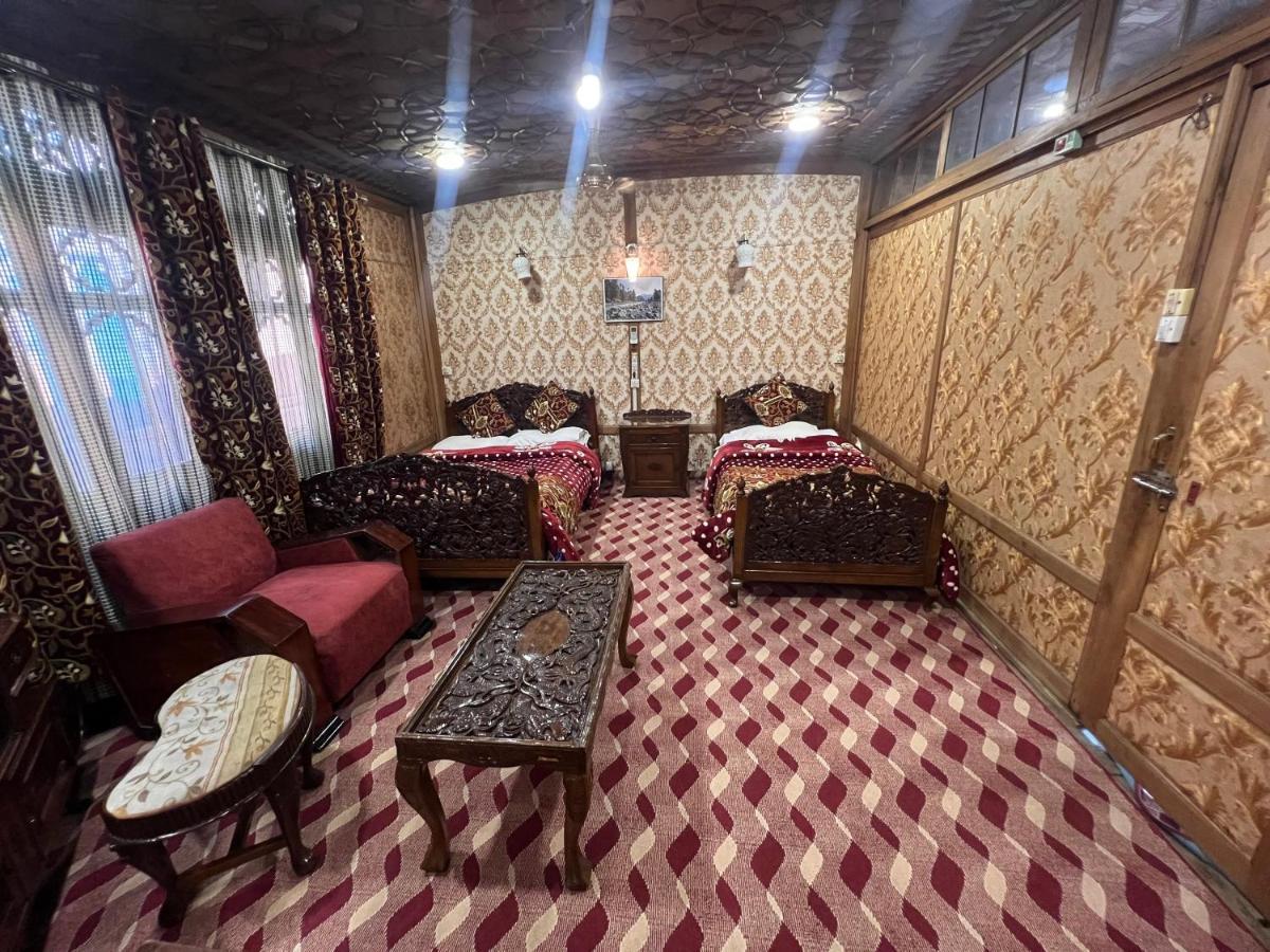 Hotel Aristotle Group Of Houseboats & Transportation Srīnagar Esterno foto
