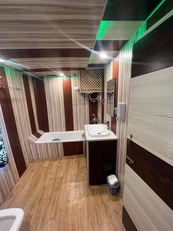 Hotel Aristotle Group Of Houseboats & Transportation Srīnagar Esterno foto