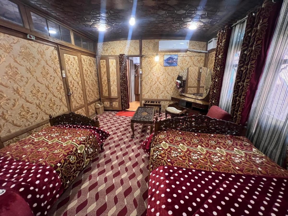 Hotel Aristotle Group Of Houseboats & Transportation Srīnagar Esterno foto