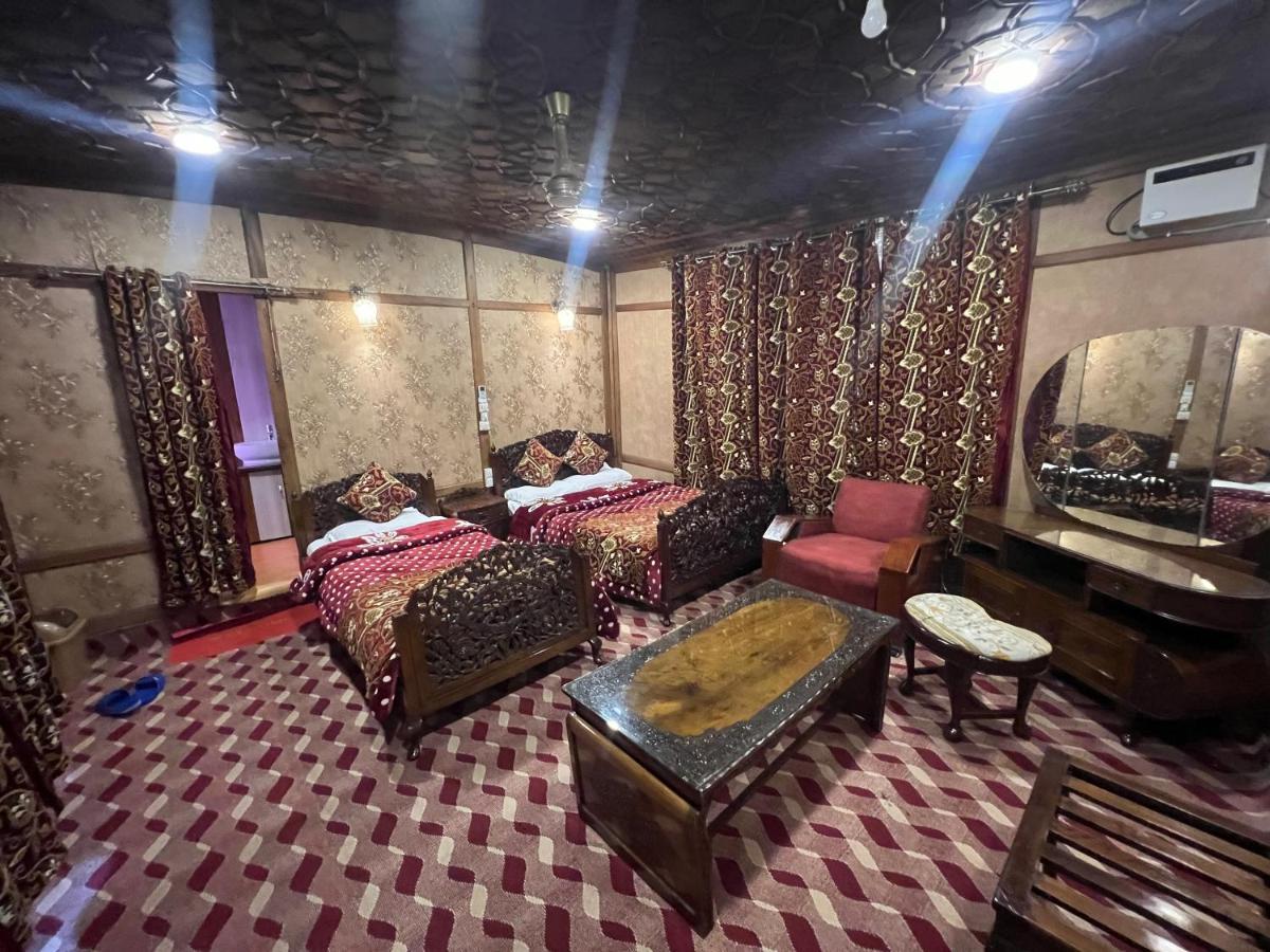 Hotel Aristotle Group Of Houseboats & Transportation Srīnagar Esterno foto