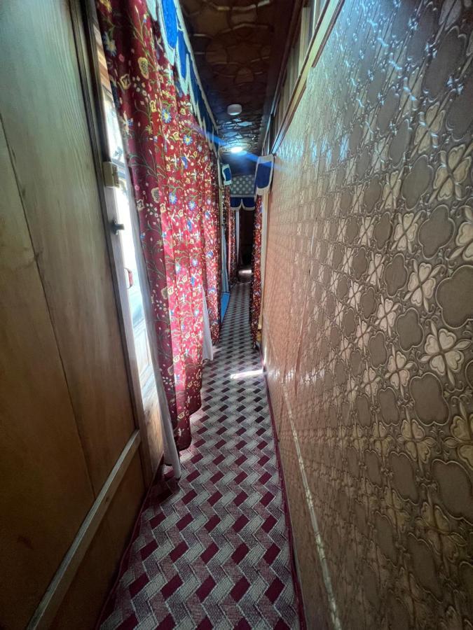 Hotel Aristotle Group Of Houseboats & Transportation Srīnagar Esterno foto